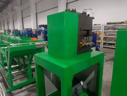 Precyzyjna synchronizacja z odciągiem zapewniająca dokładne tłoczenie Preferowana zintegrowana jednostka linii do tłoczenia